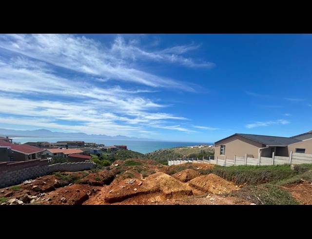 LAND FOR SALE IN MOSSEL BAY EXT 26